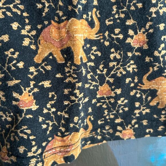 Jim Thompson Stylish Black and Orange Animal Print Tee M - Picture 9 of 16